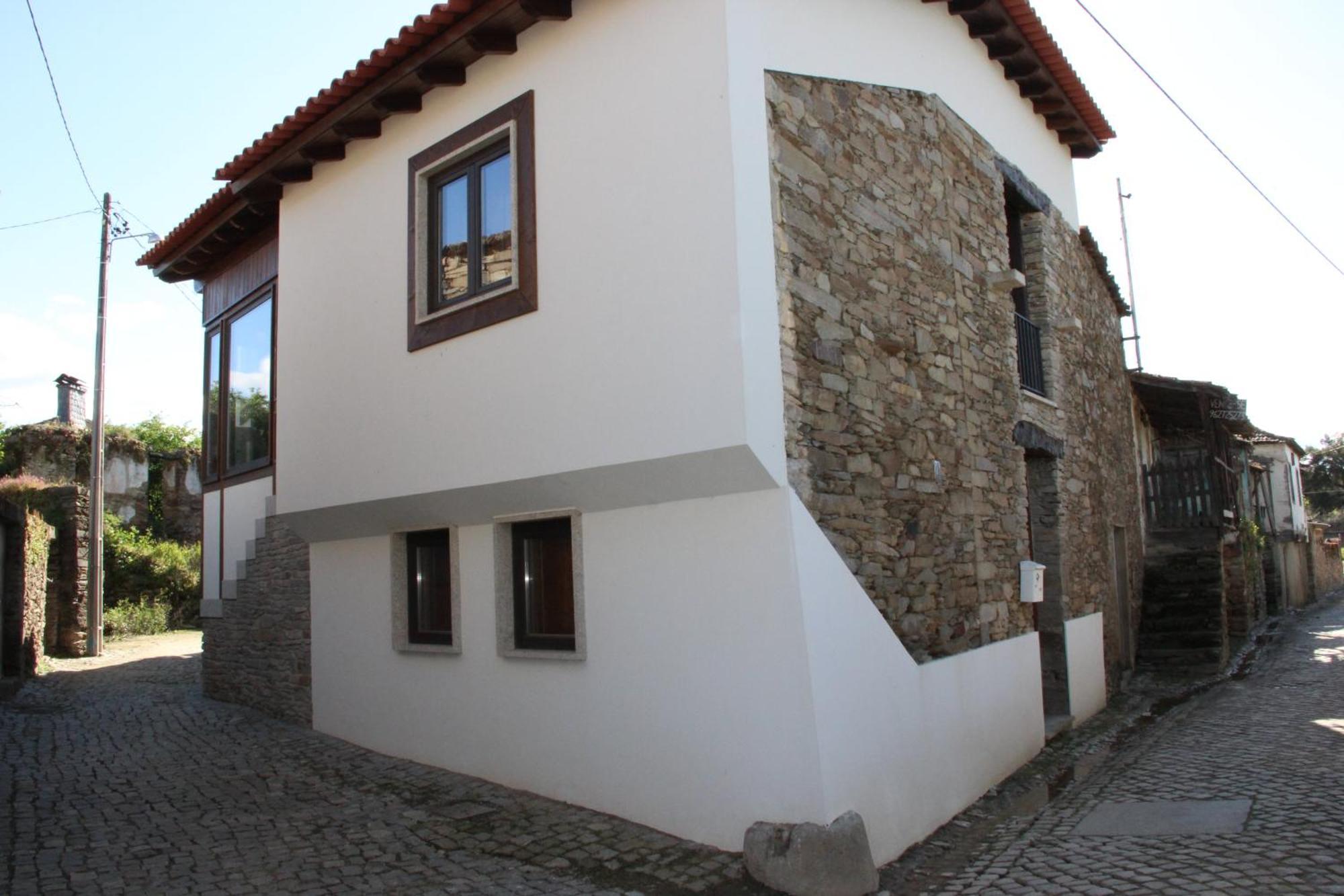 Casa Do Ferrador Villa Mirandela Exterior photo